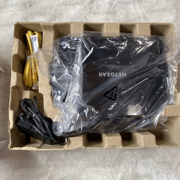 Netgear AC2000 Black Wireless Dual Band Gigabit Smart Wi-Fi Router - Picture 5 of 5